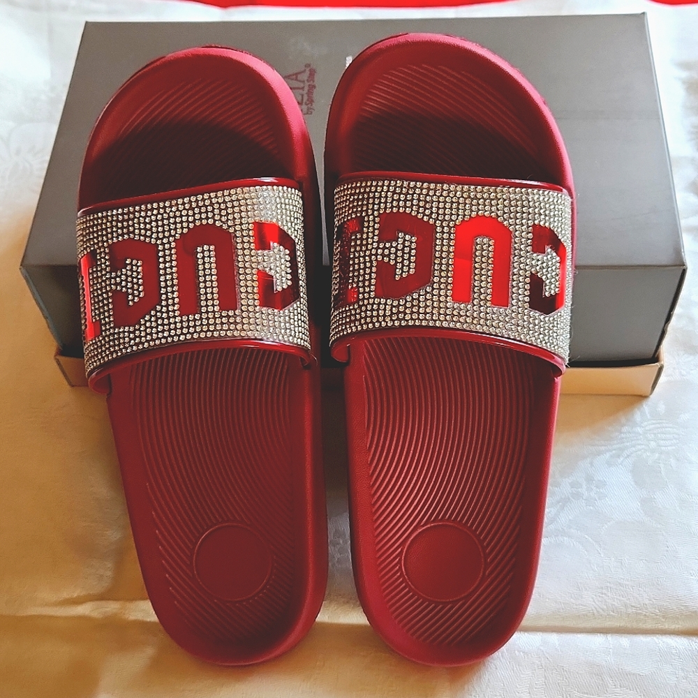 Guci Rubber Slides